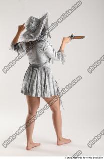 LUCI_AVIOL LADY WITH GUN